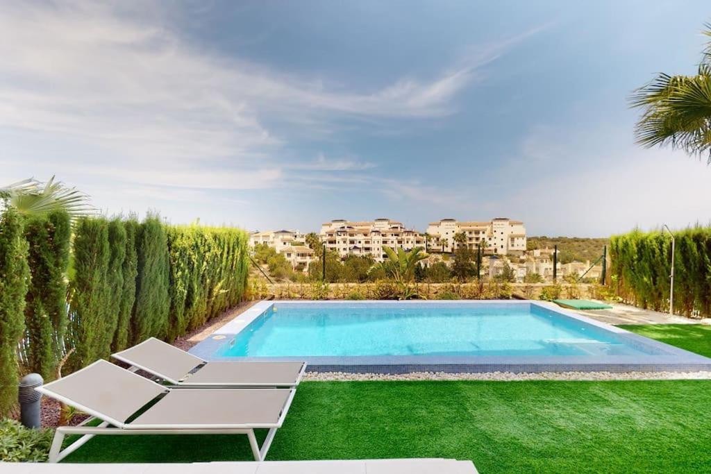 Apartman S Vlastnim Bazenem Oriola  Exterior foto
